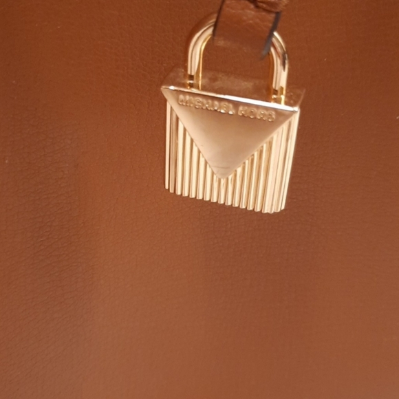 Brown Michael Kors bag - Picture 4 of 14